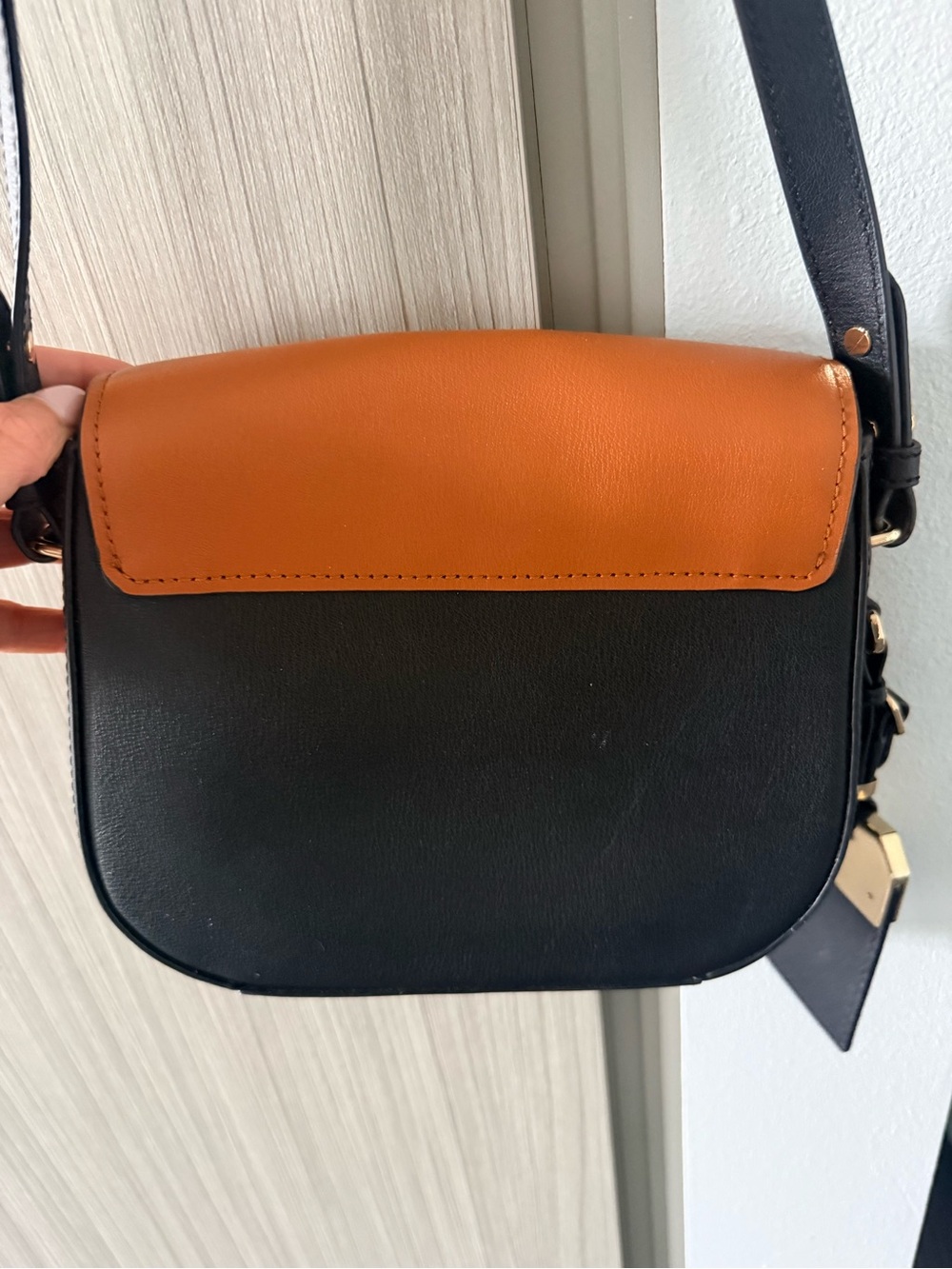 Marc Jacobs Orange, White & Black Leather Crossbody Bag - Picture 4 of 4